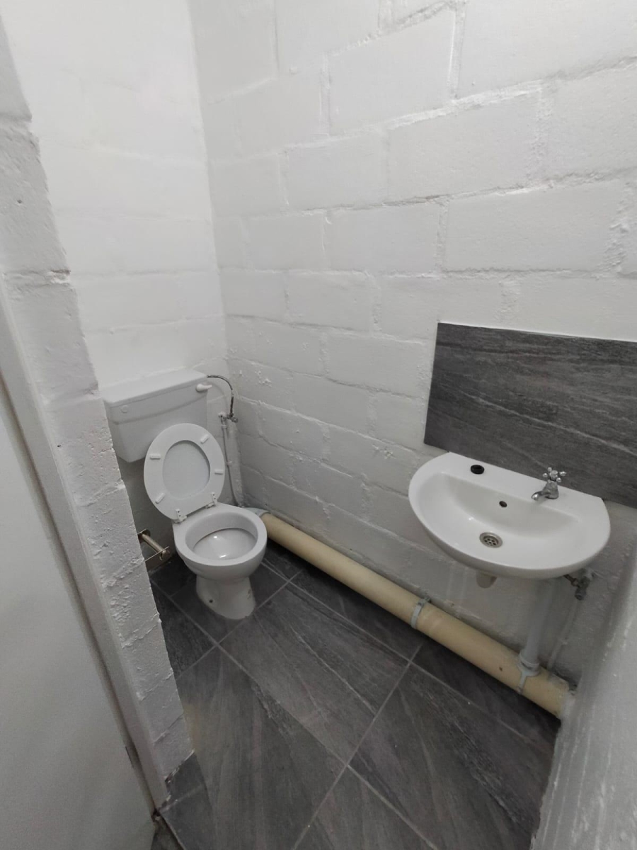 To Let commercial Property for Rent in Triangle Farm Western Cape